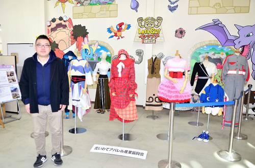 道の駅いわて北三陸で開かれている北いわて学生デザインファッションショー作品展