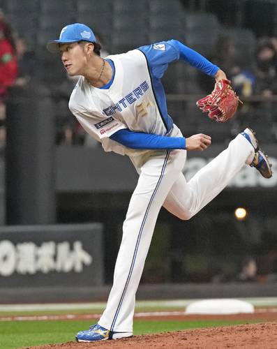 7回に登板した日本ハム・福島=エスコンフィールド