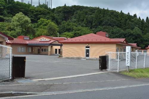 行政処分を受けた、特別養護老人ホーム「サンシャイン」=21日、八戸市東白山台2丁目