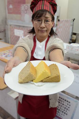 三浦直さんによる新たなスイーツ、ノンオイルの米粉シフォンケーキ