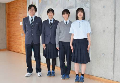 初めて刷新される十和田工業高の新制服。デザインは生徒の投票により決定した=2024年12月下旬、十和田市