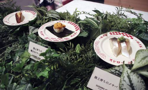 フード&ライフカンパニーズの「スシロー未来型万博店」で提供する養殖の水産物を使ったすし
