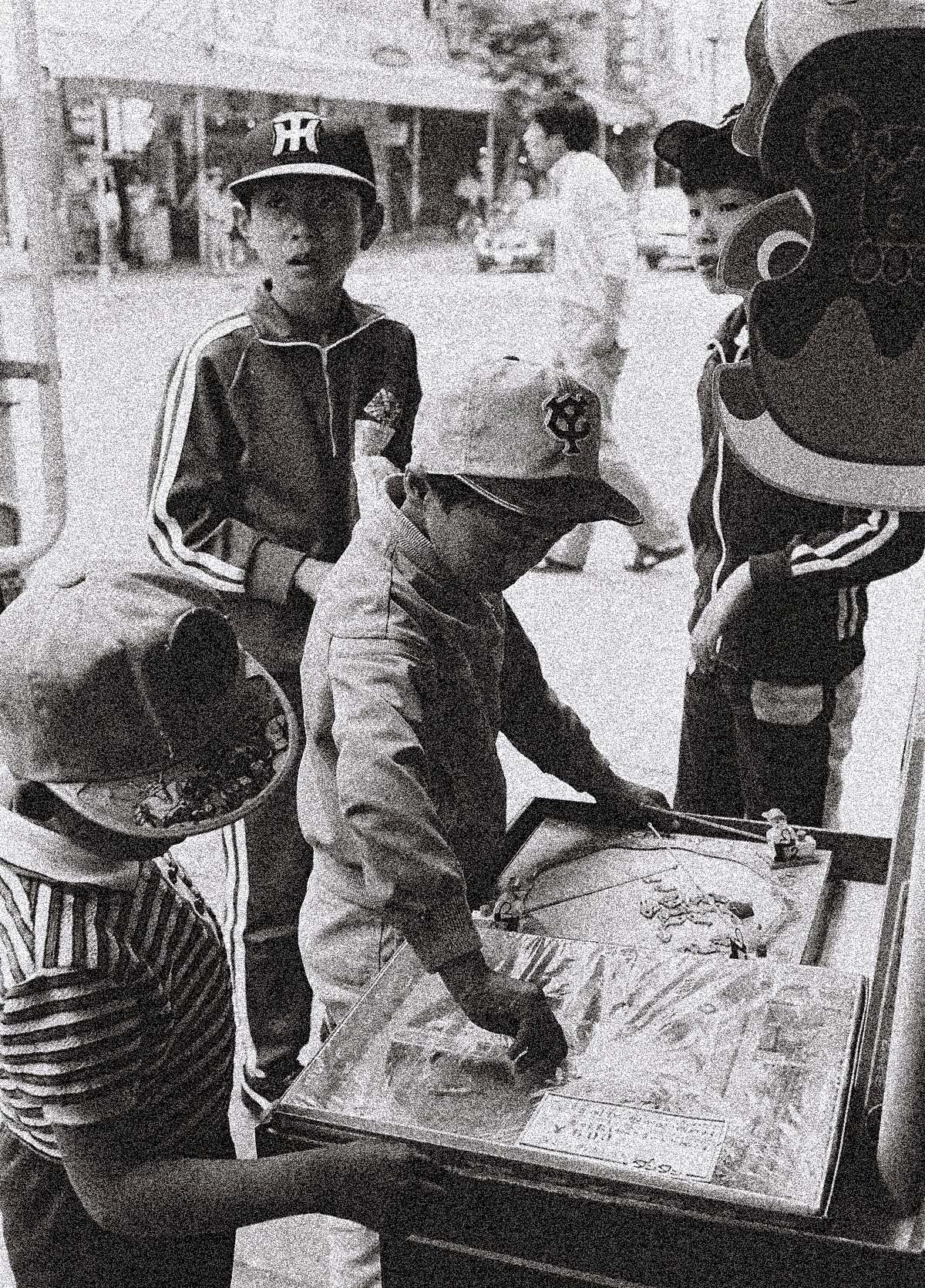 モノクロノイズ .....